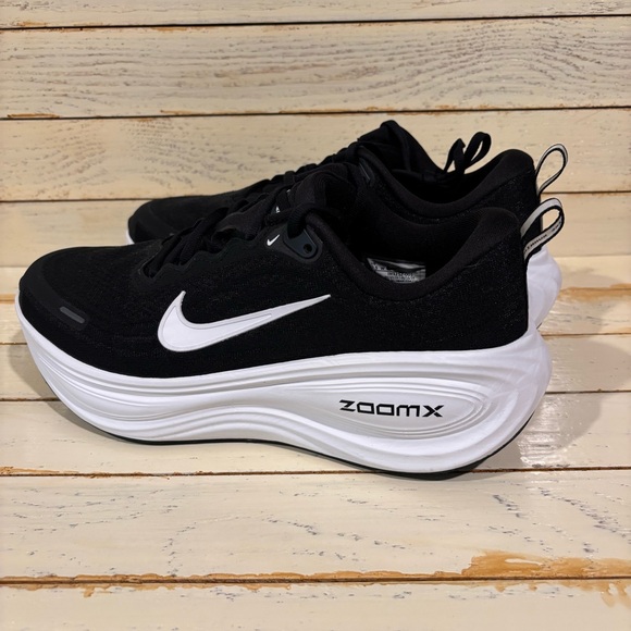 Nike Women's Black and White Athletic Shoes. Vomero Plus - Picture 4 of 12